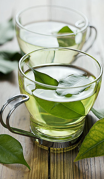 Originário da China, o chá verde tem sido usado como um remédio por milhares de anos