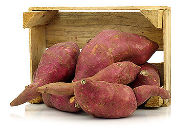 A batata doce é rica em vitaminas e minerais essenciais, que tratam tanto seu corpo quanto sua pele e cabelos
