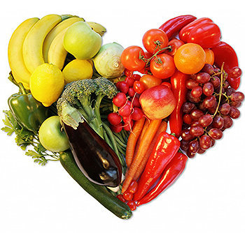 A Dieta DASH enfatiza o consumo de frutas, legumes, grãos integrais, laticínios com baixo teor de gordura, aves, peixes e nozes