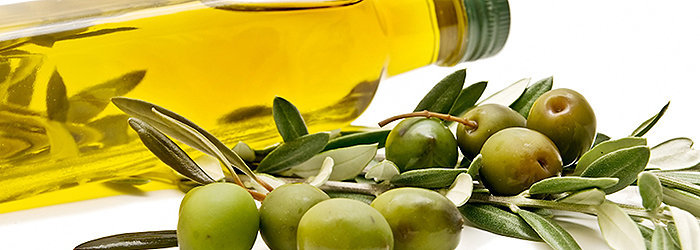 75% da gordura contida nas azeitonas são ácido oleico, uma gordura monoinsaturada que tem sido utilizada para reduzir os níveis de colesterol no sangue.