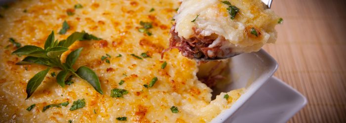 Escondidinho de mandioca: 5 receitas especiais