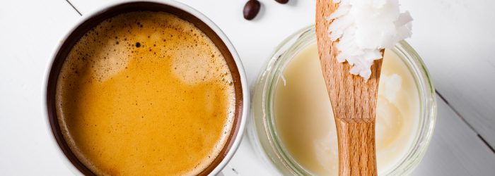 café com óleo de coco