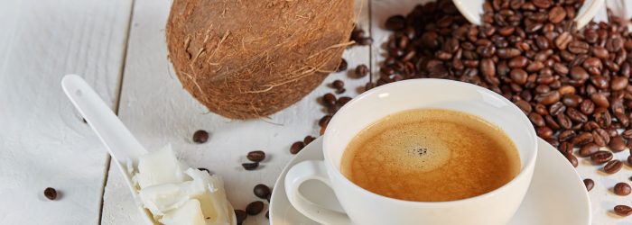 café com óleo de coco