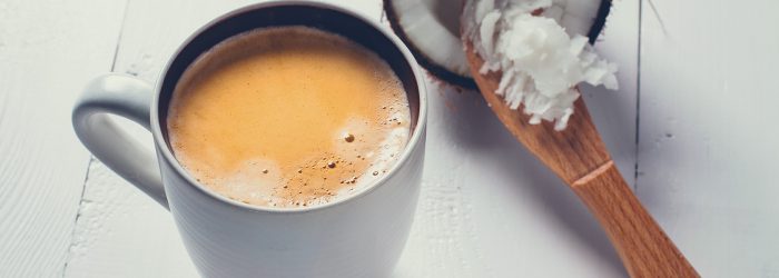 café com óleo de coco
